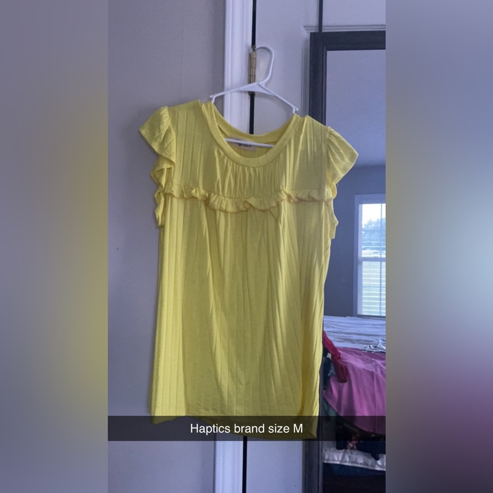 Haptics puff sleeve yellow blouse/shirt size medium